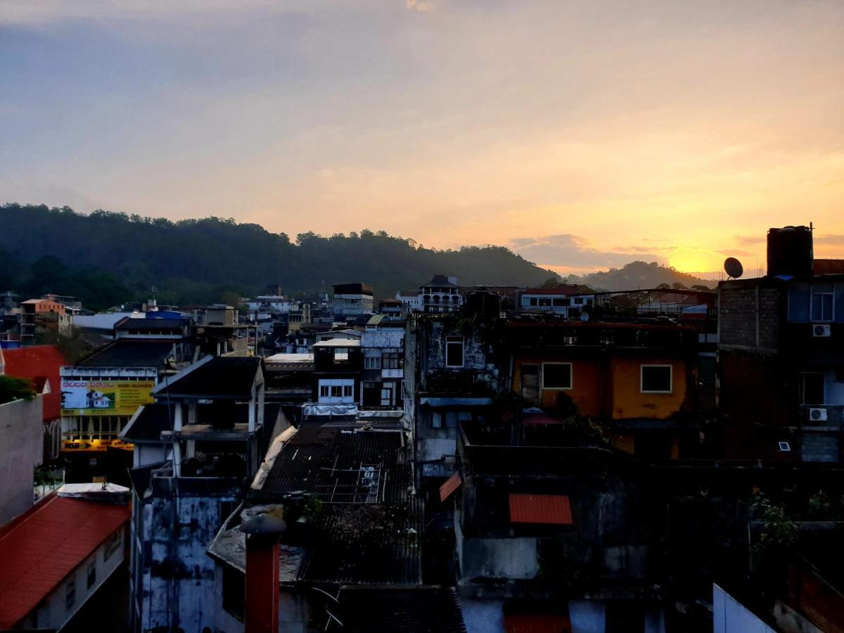 Kandy Tower Inn Exteriör bild