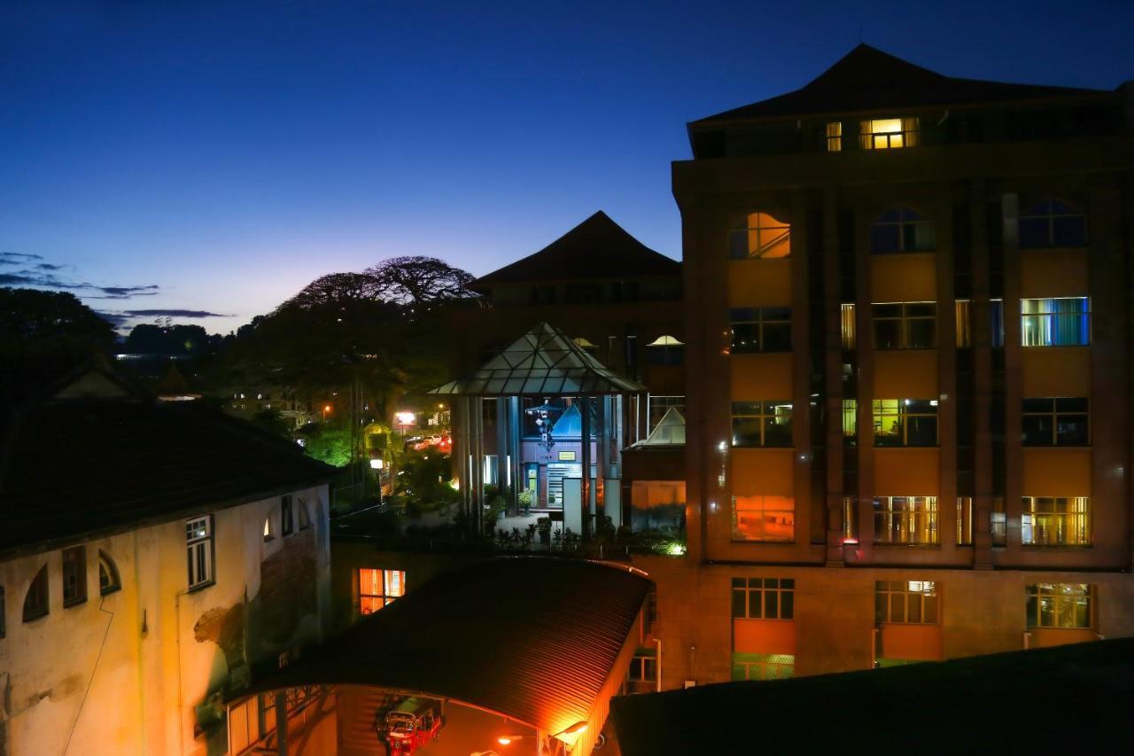 Kandy Tower Inn Exteriör bild