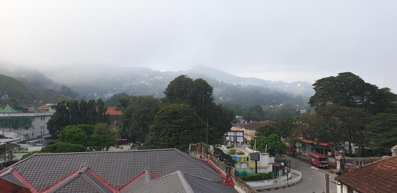Kandy Tower Inn Exteriör bild